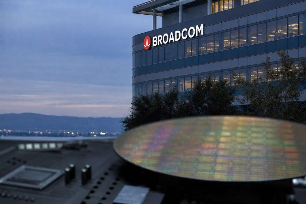 Broadcom (AVGO) Lapor Earnings Q2 FY26 3 Juni: Cara Memposisikan Saham AI Chipset