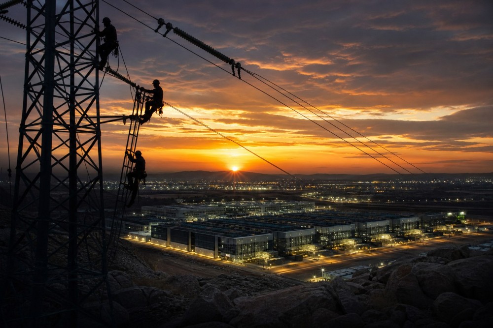 Profil Saham Quanta Services (PWR): Kontraktor Grid untuk Boom Data Center AI