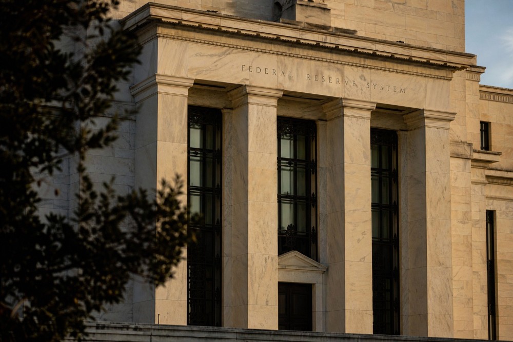 Inflasi AS Melonjak, The Fed Tahan Suku Bunga