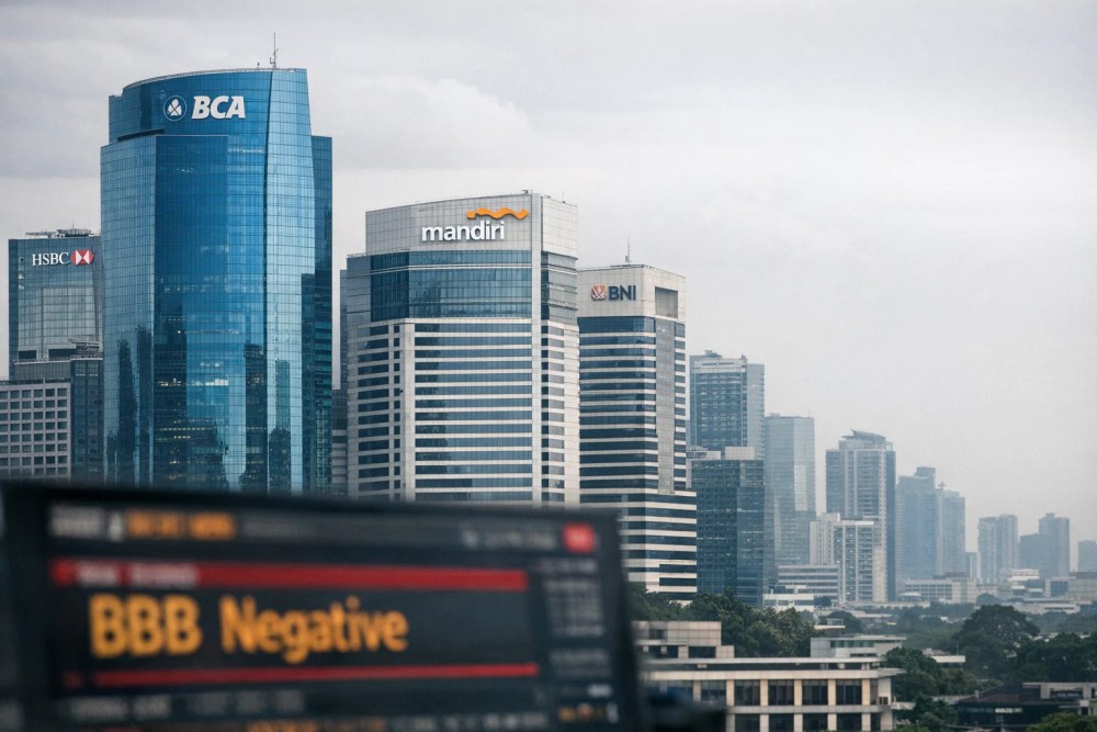 Fitch Keeps BBB, Negative Outlook for Indonesia Big 4 Banks