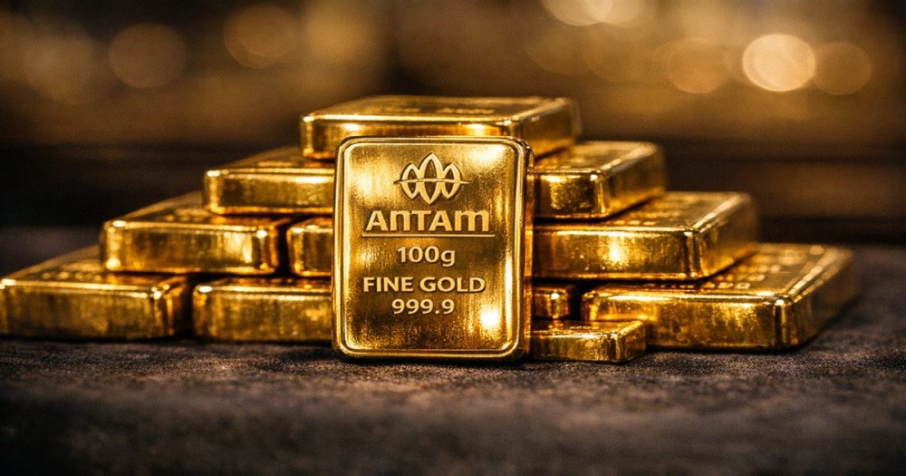 Harga Emas Antam Anjlok Rp50.000 per Gram Hari Ini