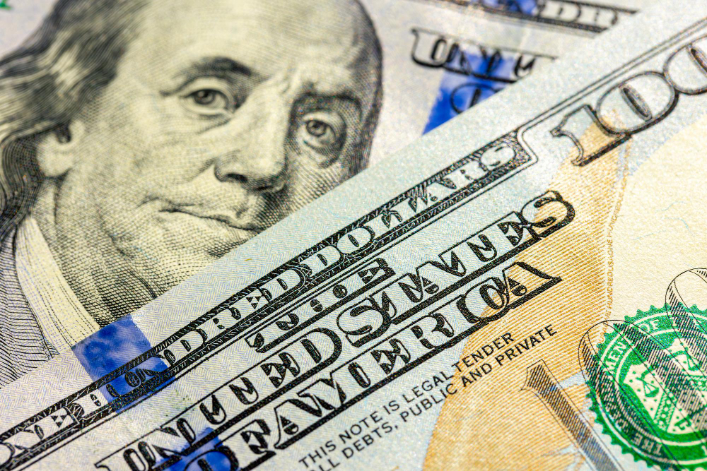 ETF Minyak dan Dolar AS: Pengaruh serta Strategi Investasi