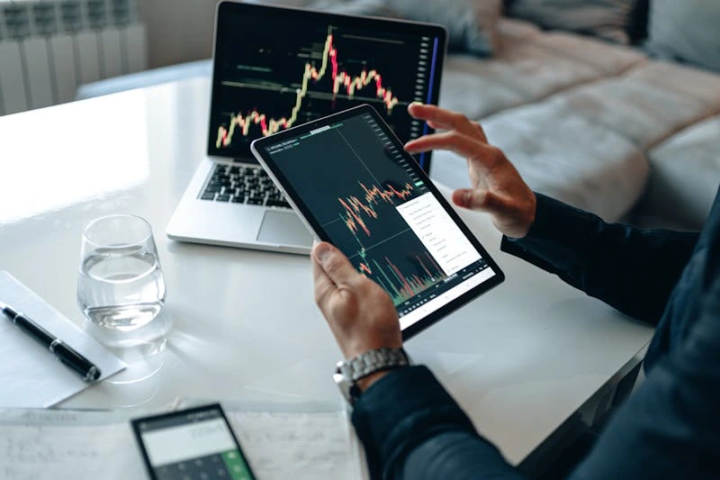 Choosing Pullback vs Breakout Trading: Key Differences