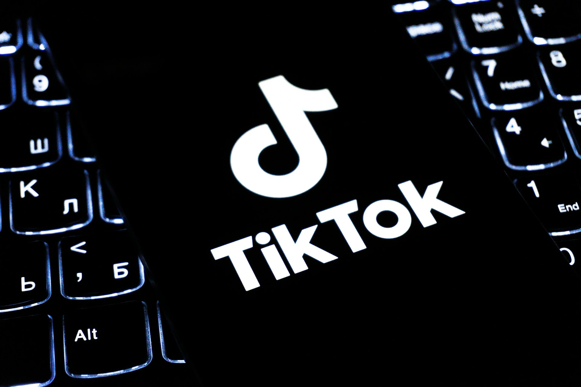 Cara Mendapatkan Uang dari TikTok: Affiliate, Live, Brand Deal & Diversifikasi