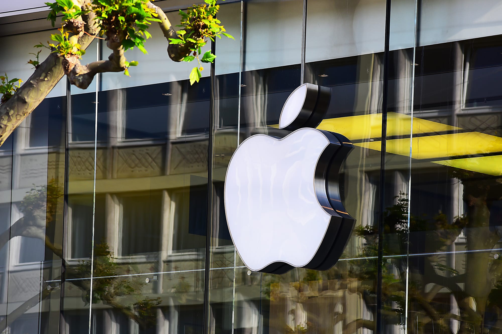 Apple Mulai Kirim Server AI Buatan AS dari Texas