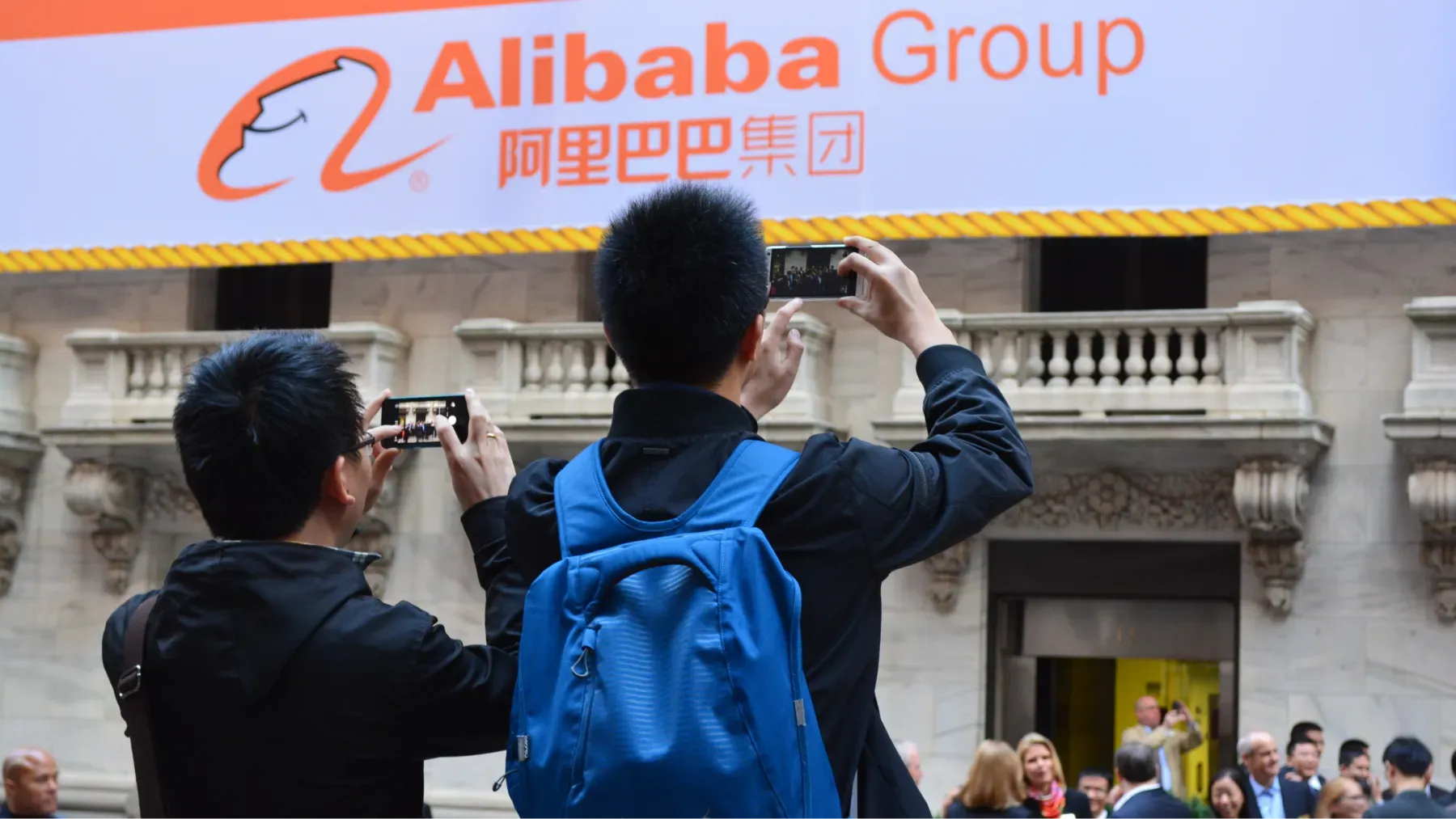 Alibaba Rilis Qwen App, Tantang Dominasi AI Konsumen