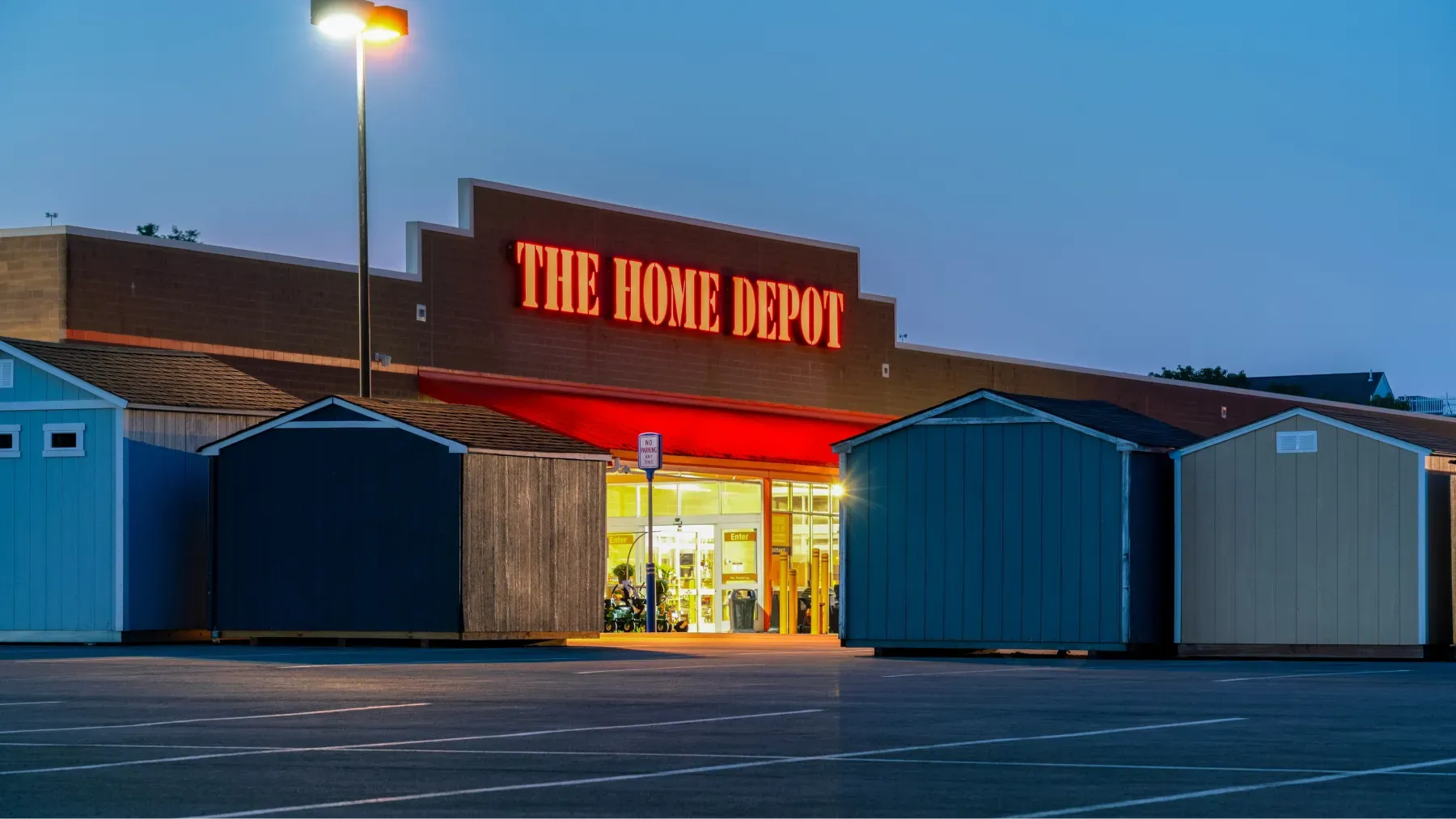 Analisis Saham Home Depot: Tantangan Q3 & Prospek 2026